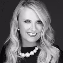 Leslie Bowey headshot